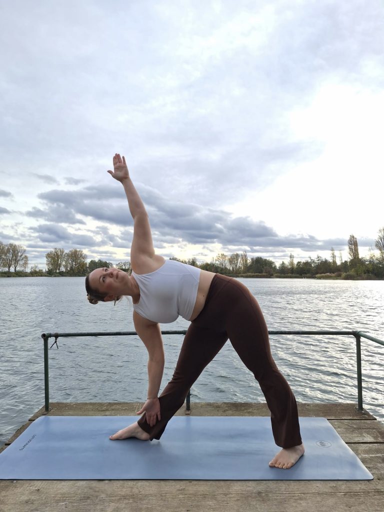 Retreats Melanie am See beim Yoga
