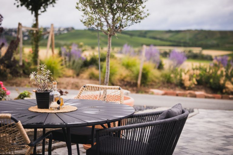 MEINWEINZUHAUSE, Outdoor-Platz